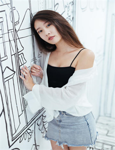 黑丝丝教师爆乳翘臀上课-肥臀艳母